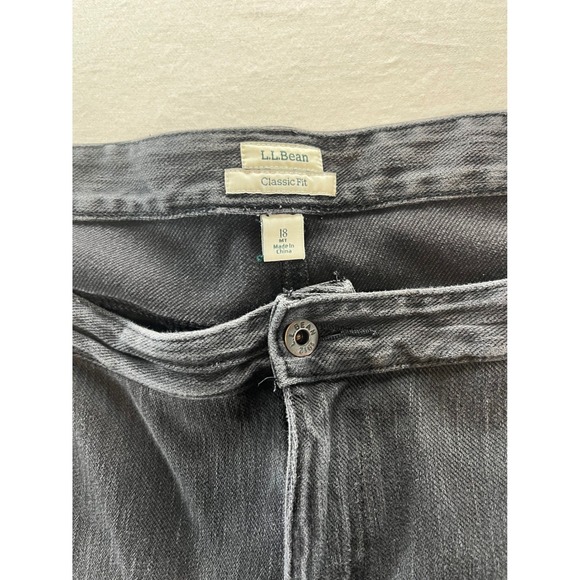 LL Bean Classic Fit Flare Jeans Dark Wash Women Size 18 - Picture 3 of 7
